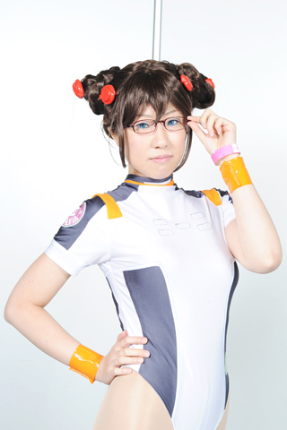 官方APP-谭卓皮衣马尾硬核助阵《阿丽塔》 自曝是资深“科幻迷”